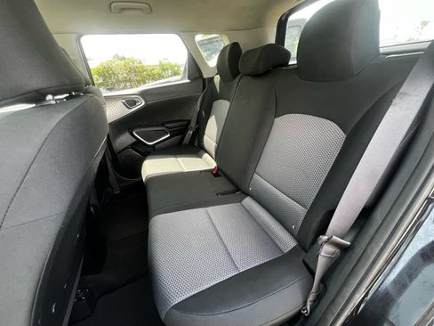 Used 2022 Kia Soul LX w/ Technology Package FWD image 23