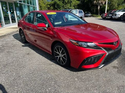 Used 2022 Toyota Camry SE FWD image 10