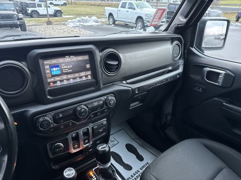 Used 2019 Jeep Wrangler Sport image 22