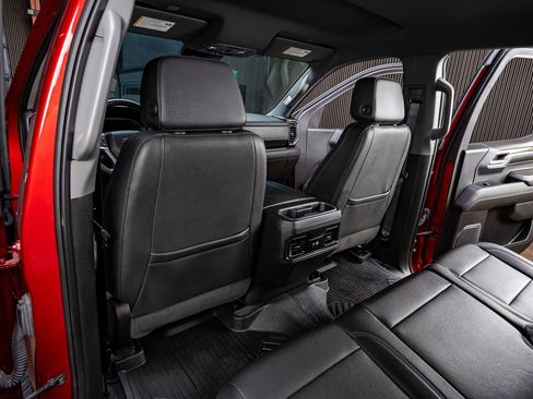 Used 2024 Chevrolet Silverado 1500 LT Trail Boss w/ Convenience Package II AWD/4WD image 34