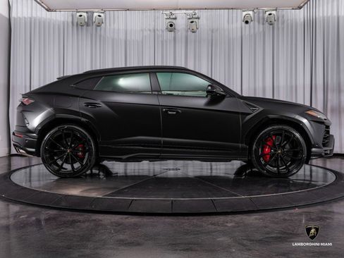 Used 2021 Lamborghini Urus image 15