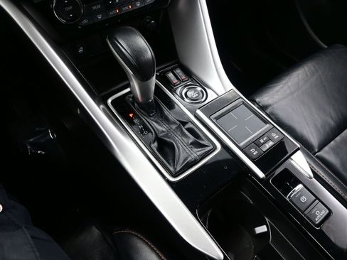 Used 2019 Mitsubishi Eclipse Cross SE image 21