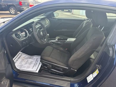 Used 2010 Ford Mustang GT Premium image 9