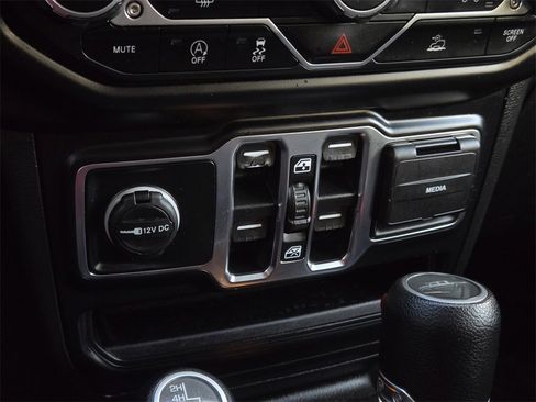 Used 2022 Jeep Gladiator Sport image 18