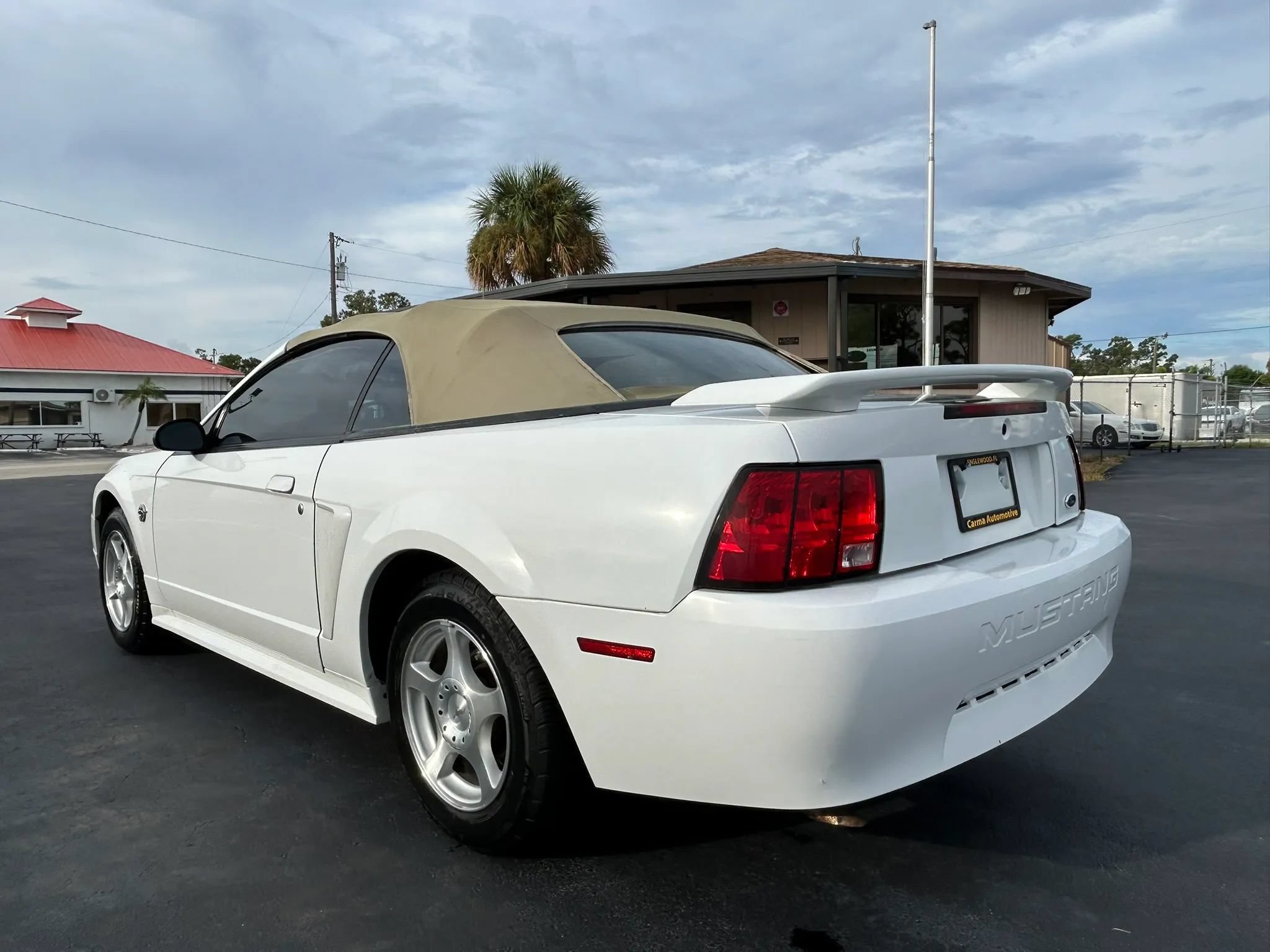 Used 2004 Ford Mustang Convertible RWD image 15