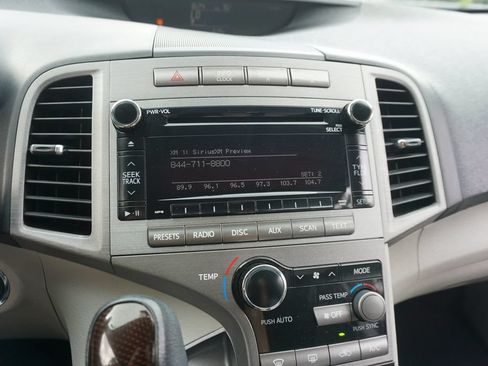 Used 2010 Toyota Venza FWD image 9