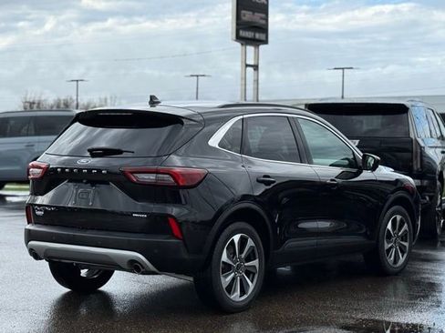 Used 2024 Ford Escape Platinum image 41