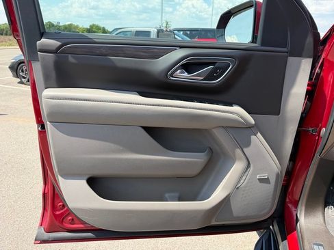 Used 2023 Chevrolet Suburban LT RWD image 8