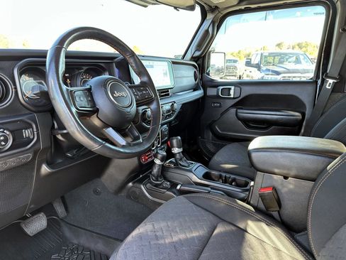 Certified 2024 Jeep Gladiator Mojave w/ Dual Top Group image 32