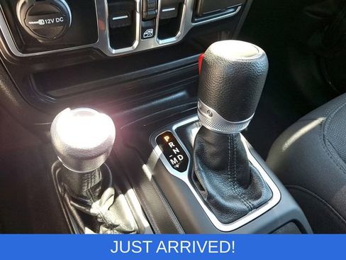 Used 2022 Jeep Wrangler Unlimited Sport AWD/4WD image 14