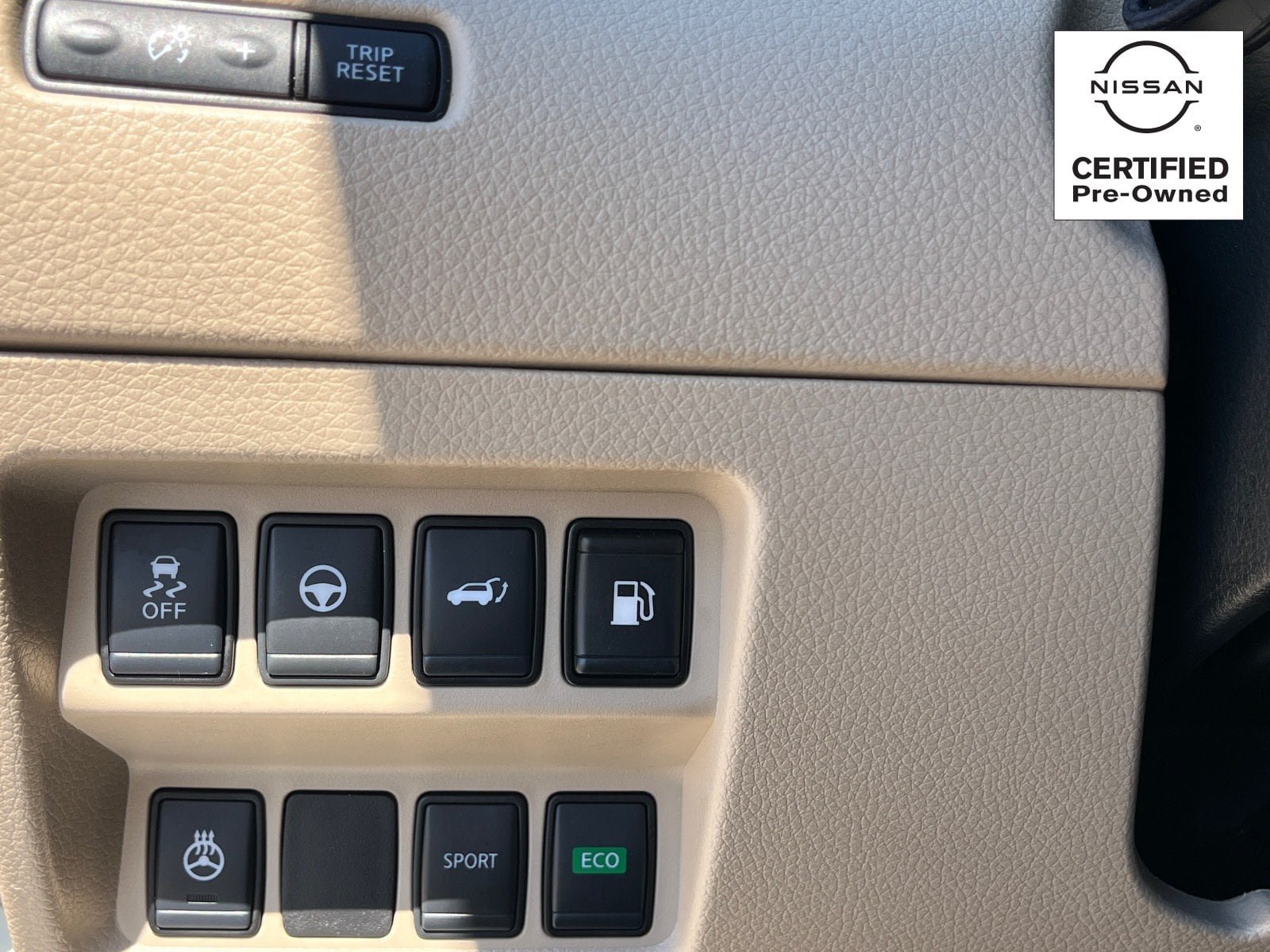 Certified 2020 Nissan Rogue SV w/ Premium Package FWD image 28