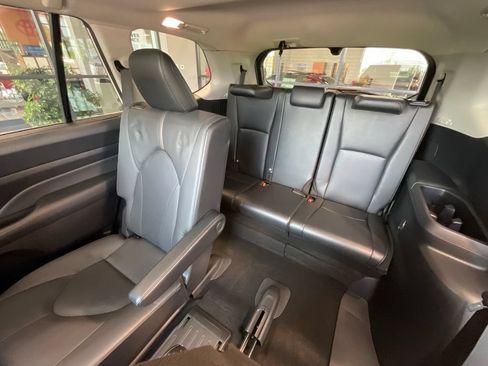 Certified 2024 Toyota Grand Highlander AWD image 23