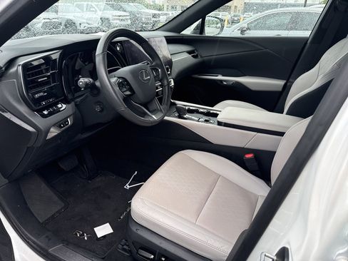 Used 2024 Lexus RX 350 w/ Convenience Package AWD/4WD image 2
