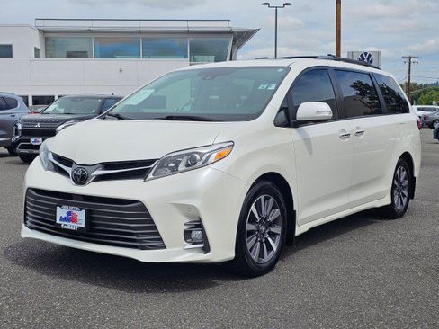 Used 2020 Toyota Sienna Limited FWD image 7
