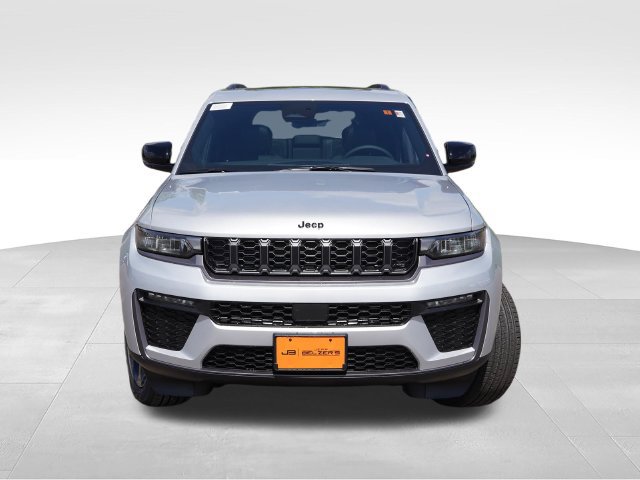 New 2026 Jeep Grand Cherokee Limited w/ Limited Altitude Package AWD/4WD image 8