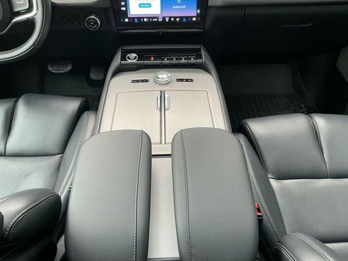 Used 2025 Lincoln Navigator L Reserve w/ Jet Appearance Package AWD/4WD image 19