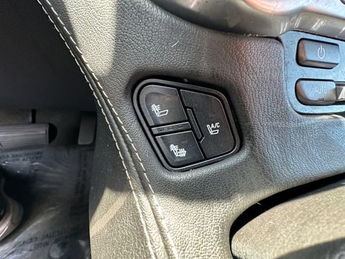 Used 2015 Chevrolet Tahoe LTZ AWD/4WD image 28