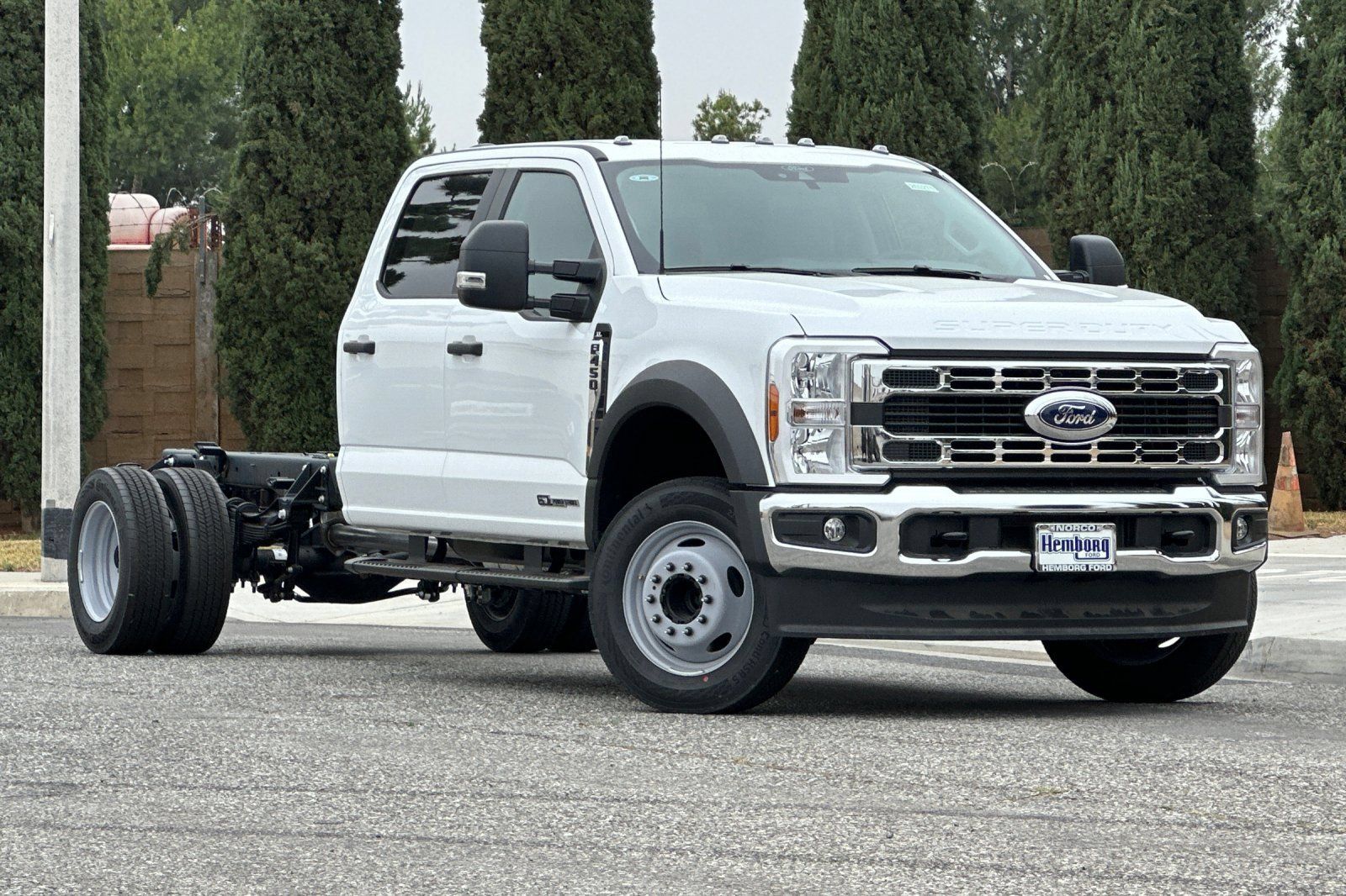 New 2026 Ford F450 XL w/ XL Chrome Package RWD image 2