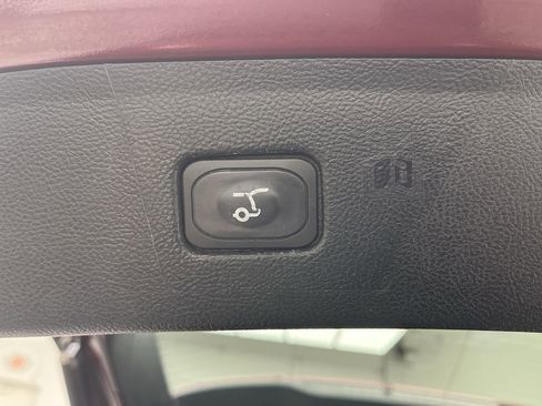 Used 2019 Ford Edge SEL image 35