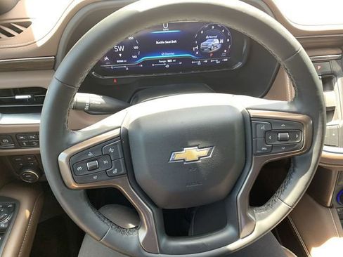 Used 2024 Chevrolet Suburban High Country image 19
