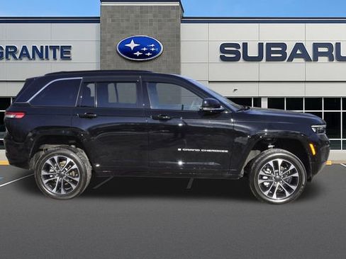 Used 2024 Jeep Grand Cherokee Overland w/ Luxury Tech Group IV image 12