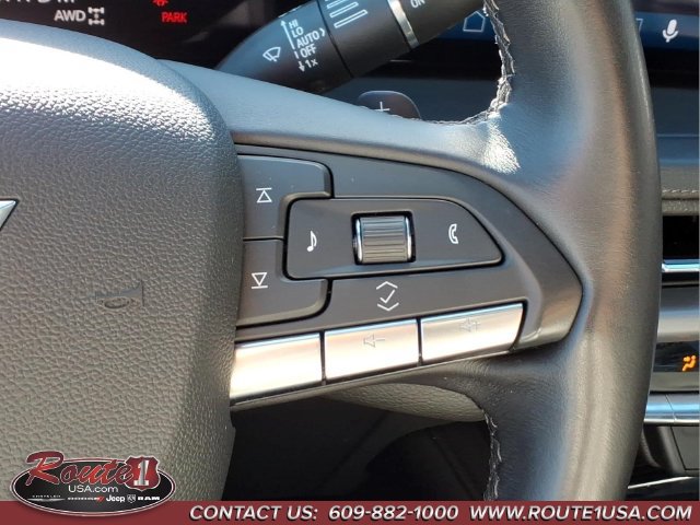 Used 2025 Cadillac XT4 Premium Luxury AWD/4WD image 16
