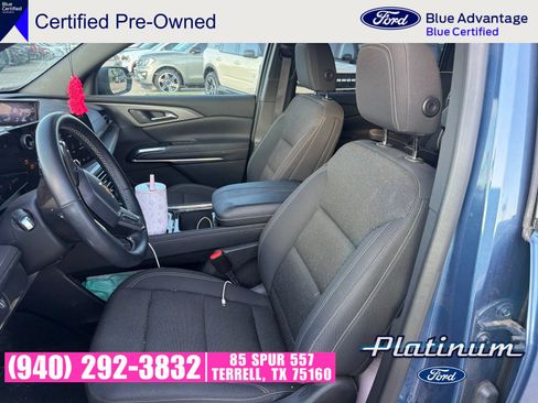 Used 2025 Chevrolet Traverse LT w/ Driver Confidence Package FWD image 5
