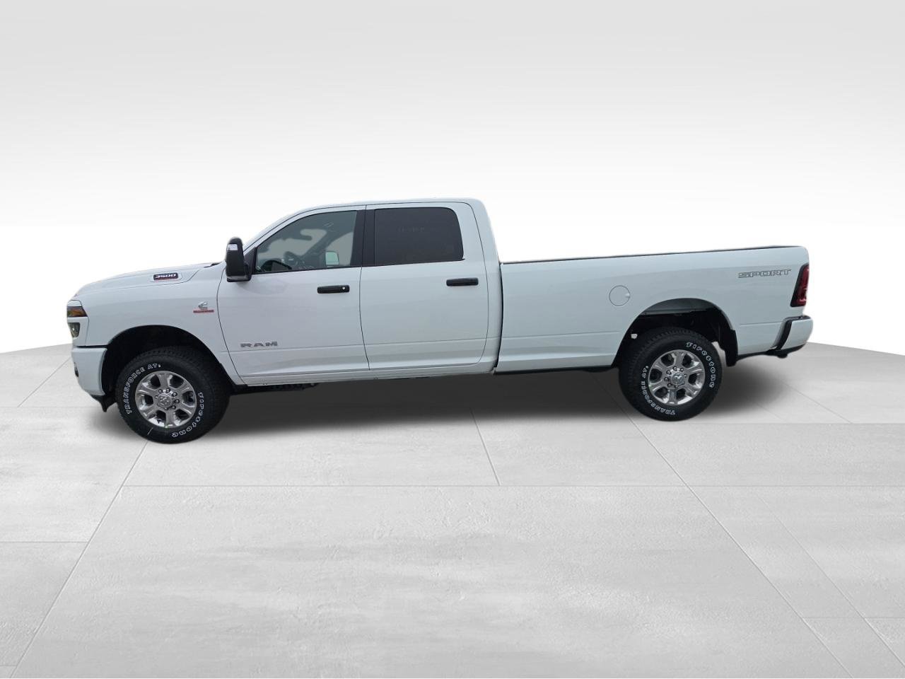 New 2027 RAM 3500 Big Horn AWD/4WD image 9