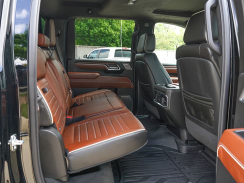 Used 2026 GMC Sierra 2500 Denali Ultimate image 12