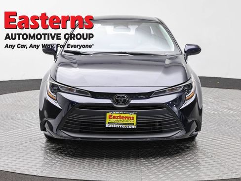Used 2024 Toyota Corolla LE FWD image 2