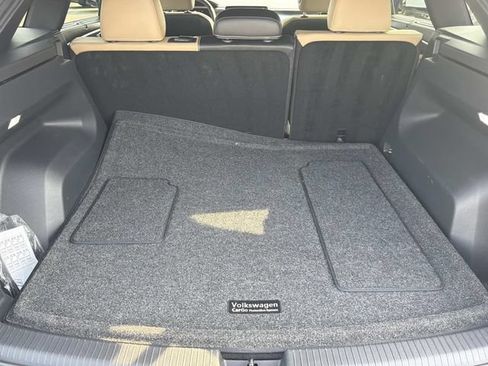 Used 2024 Volkswagen Atlas Cross Sport SE w/ Panoramic Sunroof Package FWD image 22