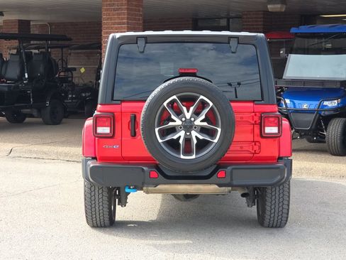 Used 2024 Jeep Wrangler Sport S image 7