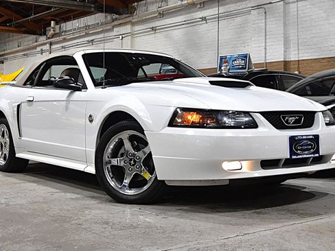 Used 2004 Ford Mustang GT image 2