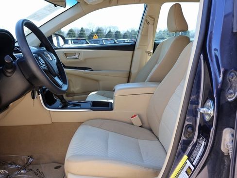 Used 2017 Toyota Camry LE image 23