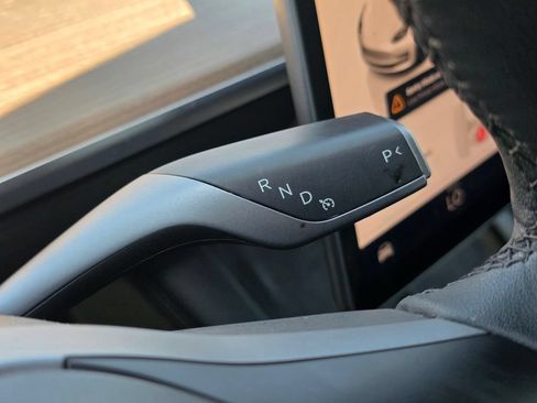 Used 2023 Tesla Model 3 Standard Range RWD image 35