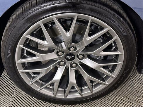 Used 2025 Ford Mustang GT Premium image 34