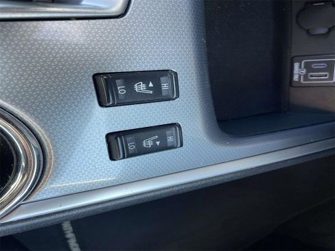 Used 2019 Nissan Pathfinder SL image 27