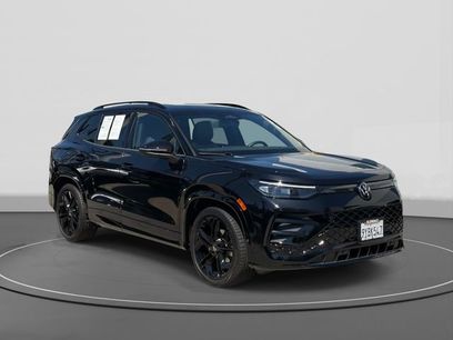 Used 2025 Volkswagen Tiguan SE R-Line