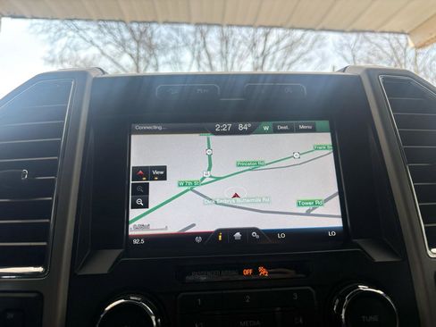 Used 2015 Ford F150 Lariat image 19