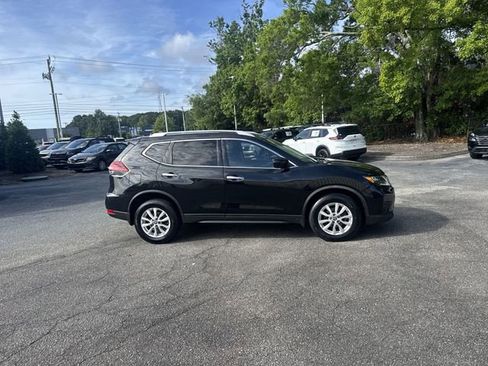 Used 2019 Nissan Rogue S w/ Special Edition Package AWD/4WD image 4