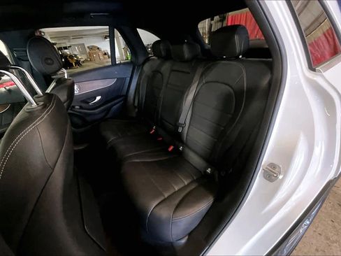 Used 2021 Mercedes-Benz GLC 300 GLC 300 image 21