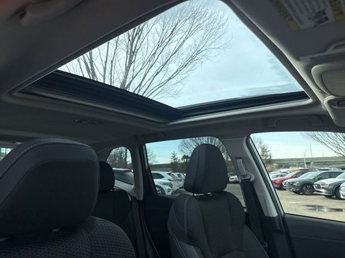 Used 2022 Subaru Forester Premium image 31