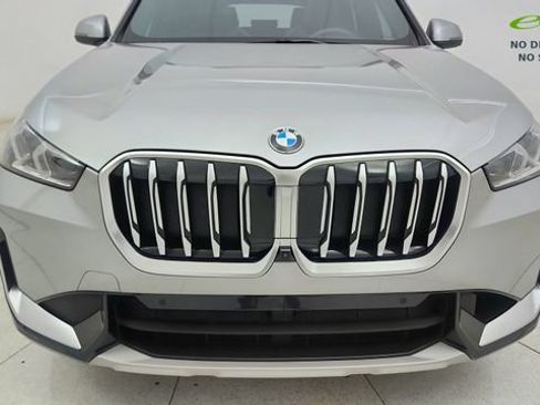 Used 2025 BMW X1 xDrive28i AWD/4WD image 3