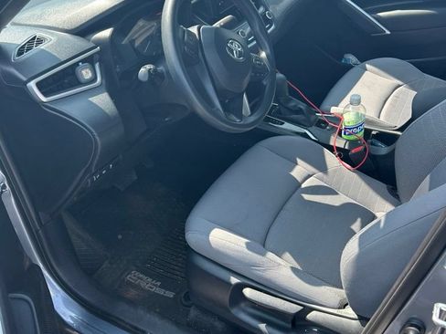 Used 2024 Toyota Corolla Cross AWD Hybrid image 9