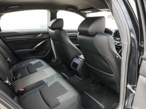 Used 2018 Honda Accord Sport image 20