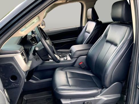 Used 2024 Ford Expedition XLT AWD/4WD image 8
