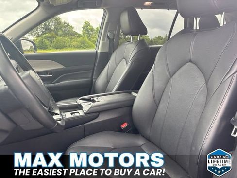 Used 2024 Toyota Grand Highlander AWD image 13