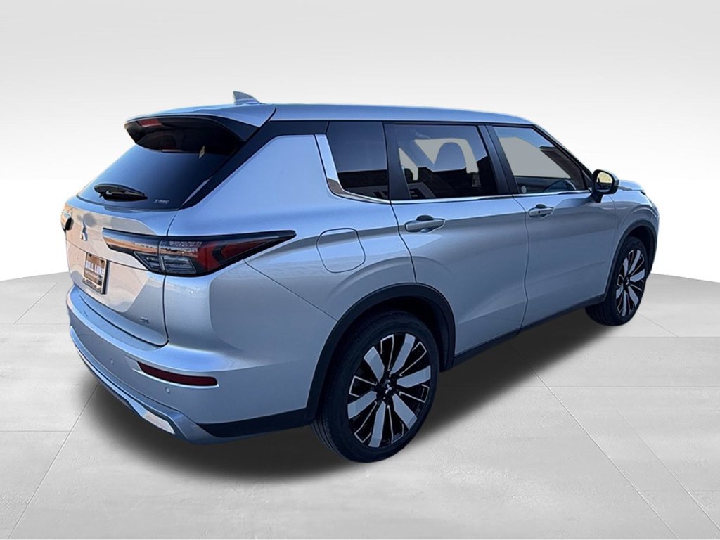 Used 2025 Mitsubishi Outlander SE AWD/4WD image 7
