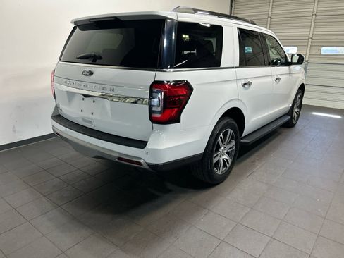 Used 2024 Ford Expedition Limited AWD/4WD image 3