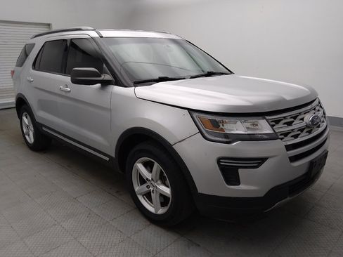 Used 2018 Ford Explorer XLT FWD image 11